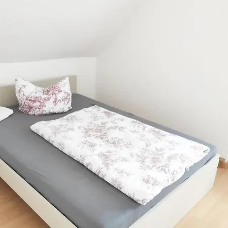 Apartment Beautiful 2 Bedroom In A Quiet Area