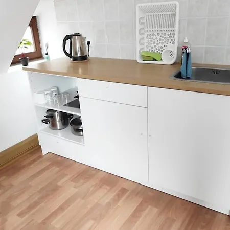 Beautiful 2 Bedroom In A Quiet Area Apartment Kretzschau