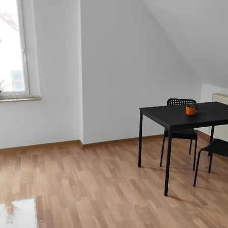 Apartment Beautiful 2 Bedroom In A Quiet Area