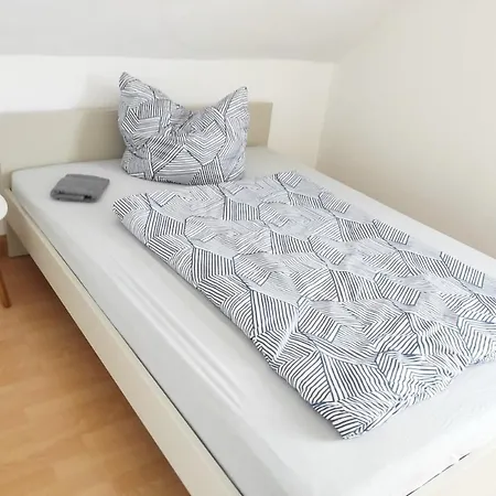 Beautiful 2 Bedroom In A Quiet Area Kretzschau
